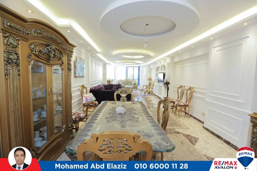 شقة فاخرة للبيع 210م صافي رشدي (خطوات من البحر كوبري ستانلي والترام)