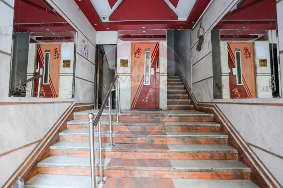 شقه للبيع  100 م  محرم بك ( قناه السويس - خطوات من خدمه اجتماعيه )