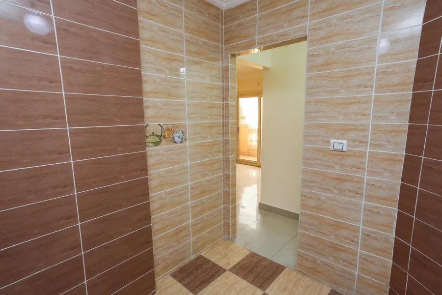 شقة للايجار 110م محطة الرمل (خلف سينما مترو)