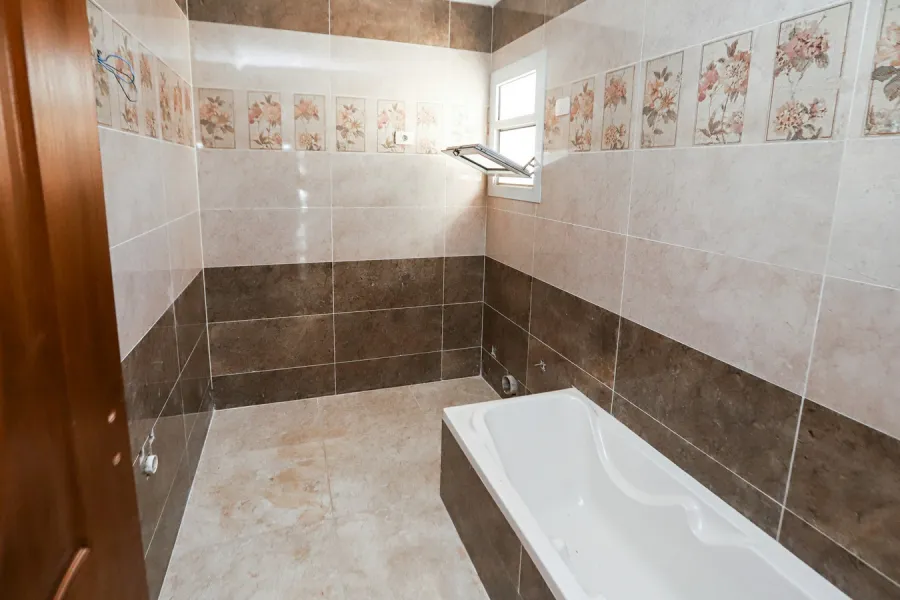 شقة للبيع 254م سابا باشا (عمارة السرايا رويال بلازا)