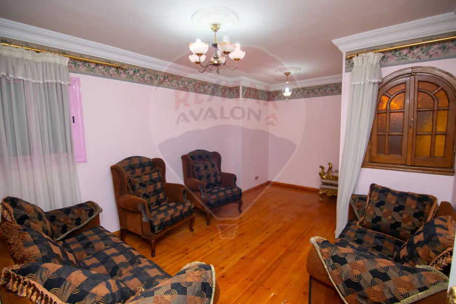 شقة للبيع 280 م ستانلي (خطوات من البحر)