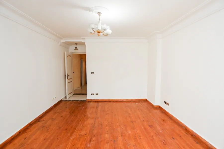 شقة للايجار 285م ستانلى (متفرع من البحر)