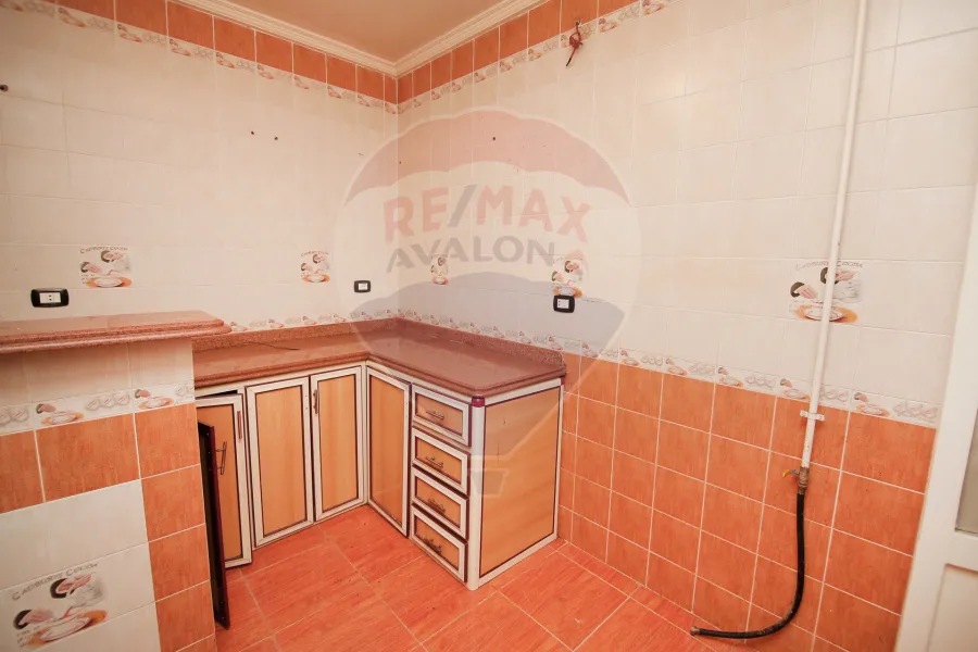 شقة  للبيع 120 م  زيزينيا (شارع ابراهيم العطار)