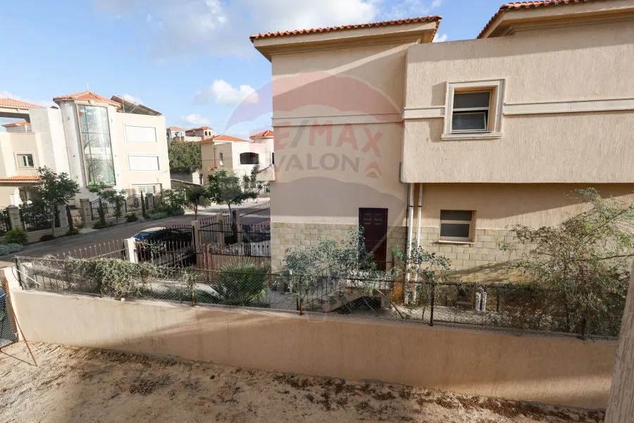 Stand alone villa for sale 840 m King Mariot (Alex West - Antoniades - model V3)
