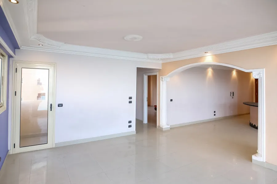 Apartment For Sale 128m El-Mandara (Direclty On Quornish)