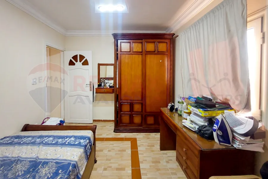 Furnished apartment for rent 100 m Raml Station (steps from Sultan Hussein)