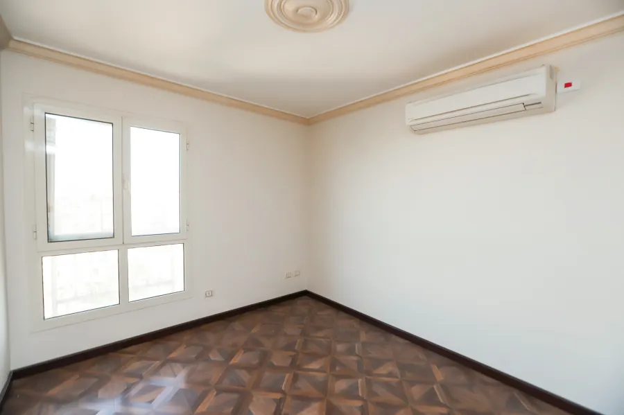 شقة للبيع 297 م الشاطبي (امام حديقة الشلالات)