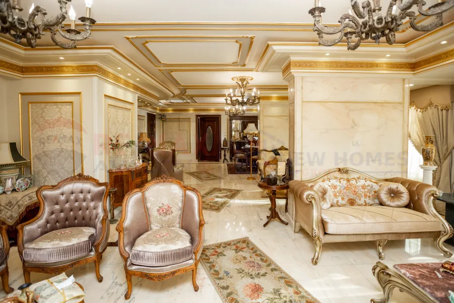 Apartment for sale 300 m Latin District (Aristo st.)