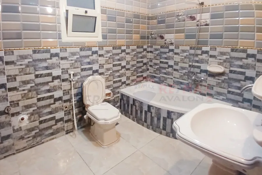 شقه للإيجار 160 م وابور المياه ( كمبوند البركه)