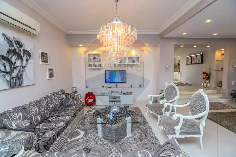 فيلا مسجلة للبيع 900 م كينج مريوط (امام استاد برج العرب)