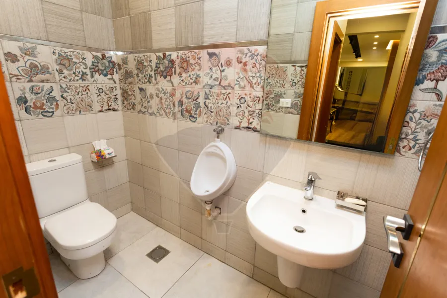 Shop + Mezzan for sale 500 m Louran (Shaarawy St.)