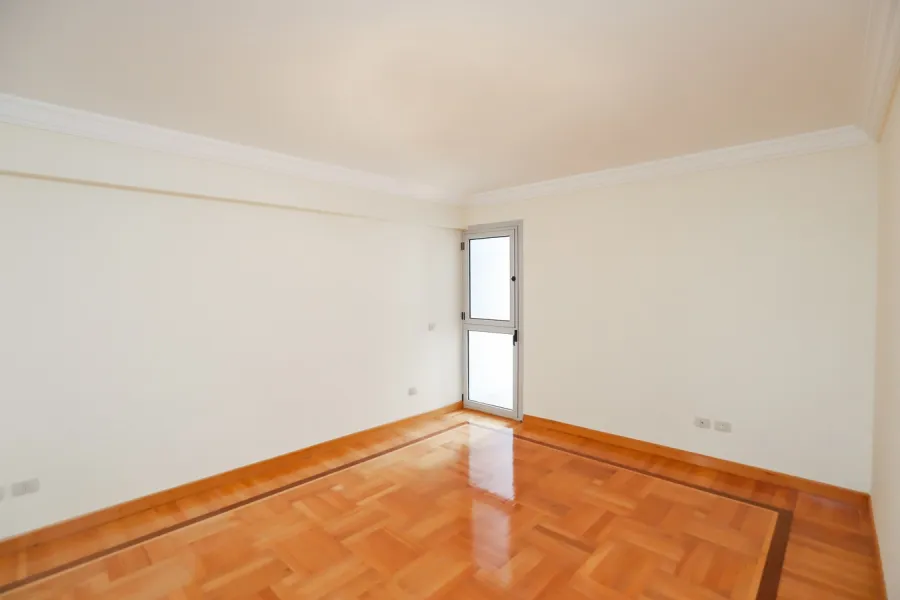 شقة للبيع 254م سابا باشا (عمارة السرايا رويال بلازا)