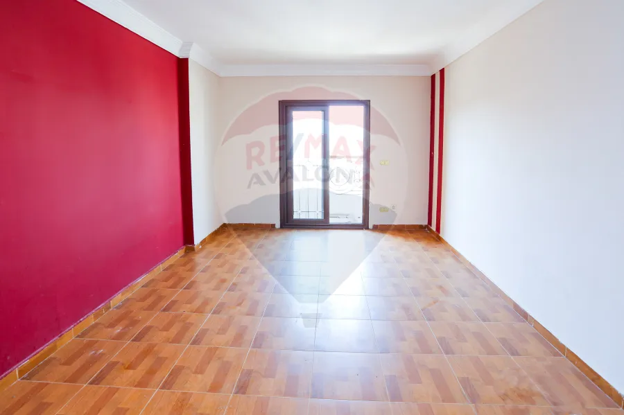 شقه للبيع 200 م  رشدى ( خطوات من شارع سوريا )