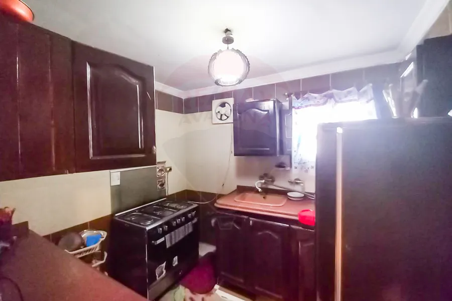 شقة للبيع 147 م + 60 م روف زيزينيا  ( ش الأمير جميل )