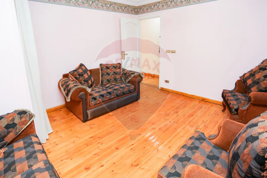 شقة للبيع 322 م ستانلي (علي البحر مباشرة )