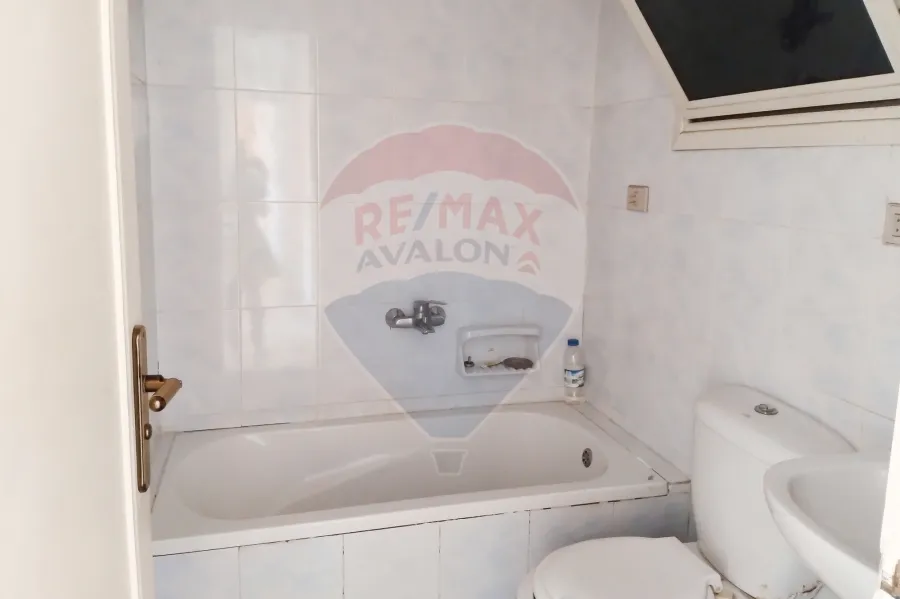 شقة إداري للإيجار 125 م سموحة (المربع الذهبى - أمام المركز الاوليمبى)