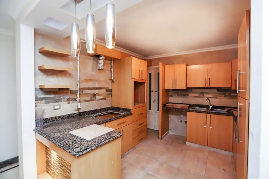 شقة للبيع 152م سموحة (ش 50 - خطوات من مسجد علي بن أبي طالب)