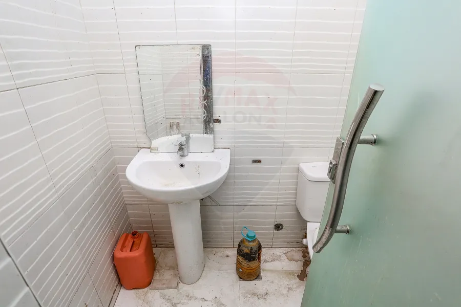 محل للإيجار130 م كفر عبده (ش الإسماعيلية)