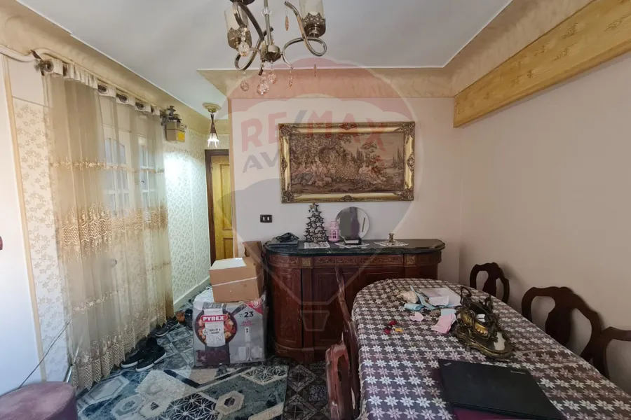 شقة للبيع 90 م سيدي بشر (ش جمال عبد الناصر الرئيسي)