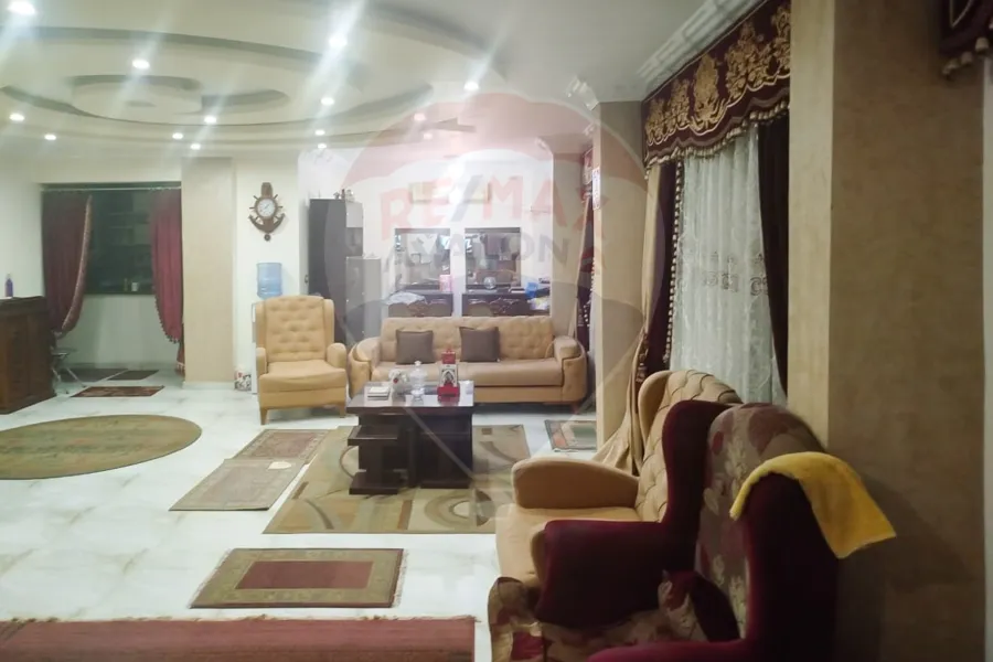 شقة للبيع 220م سموحة (ش شريف رمزي)