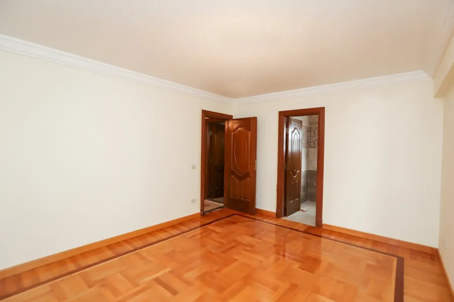 شقة للبيع 254م سابا باشا (عمارة السرايا رويال بلازا)