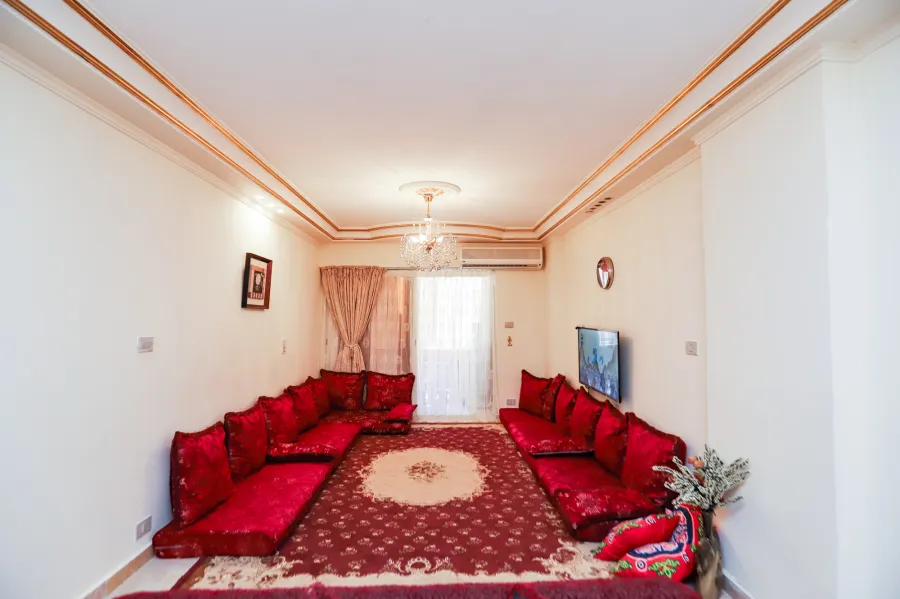 شقة للبيع 126م سموحة ( متفرع من شارع النصر )