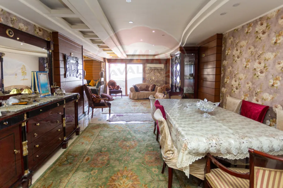 شقة للبيع 330 م سبورتنج (شارع طيبة)