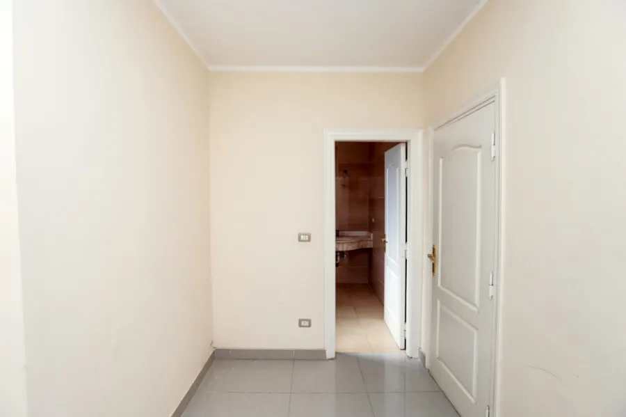 شقة للبيع 276م سموحة - العمارة على ش فوزى معاذ الرئيسى