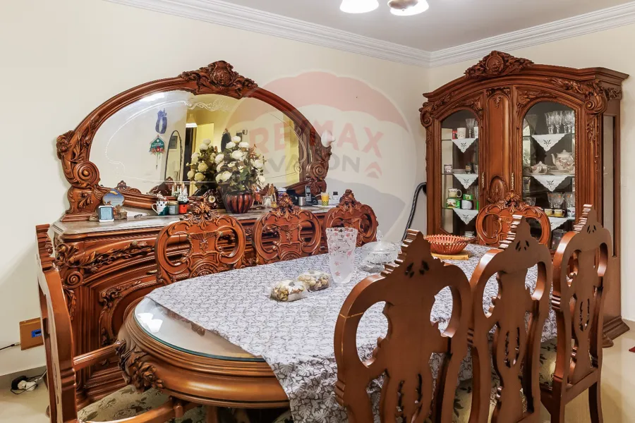 Apartment for sale 210 m Kafr Abdo (Sakinah bant Elhussin st.)