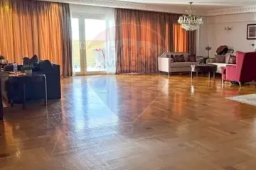 شقه للبيع  600 م لوران ( علي البحر مباشرة - عمارة براند)