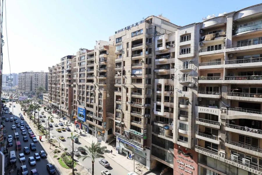 شقة للبيع 195م سموحة (ش فوزى معاذ الرئيسى)