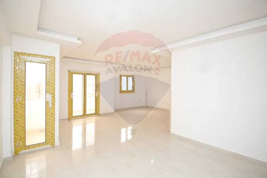 (شقة للبيع 170 م كليوباترا (سادس نمرة م البحر