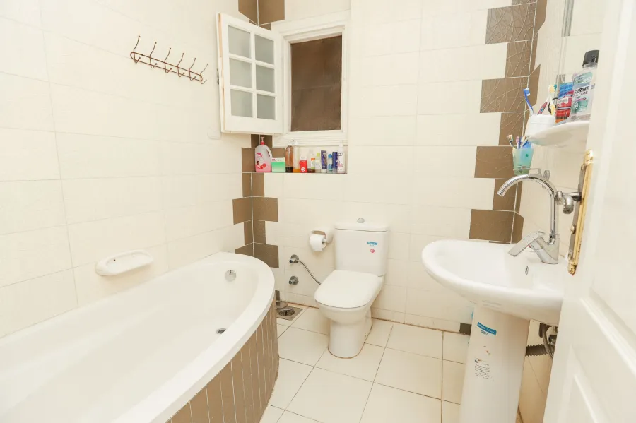 شقة للبيع 155م جناكليس -ش عبدالمنعم الدليل