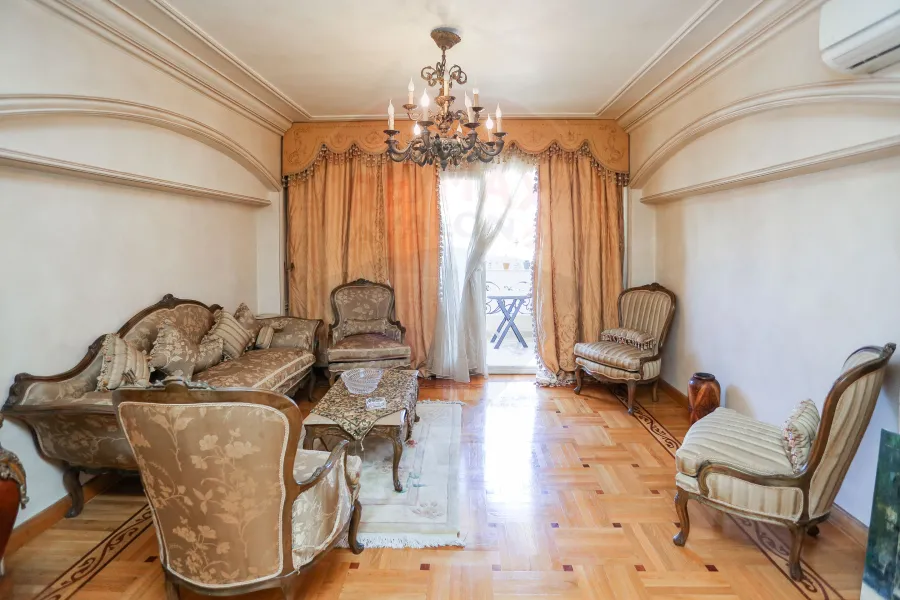 شقة للبيع 237 م سموحة (خطوات من ش البرت الاول)