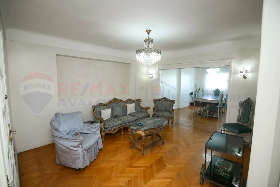 شقة للبيع 160 م سبورتنج (ش عمر لطفي)