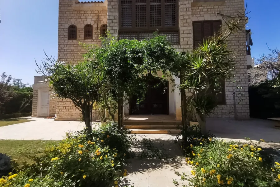 فيلا للبيع الساحل (مارينا 5 - الجوهرة لسان الوزراء) 1,200 م