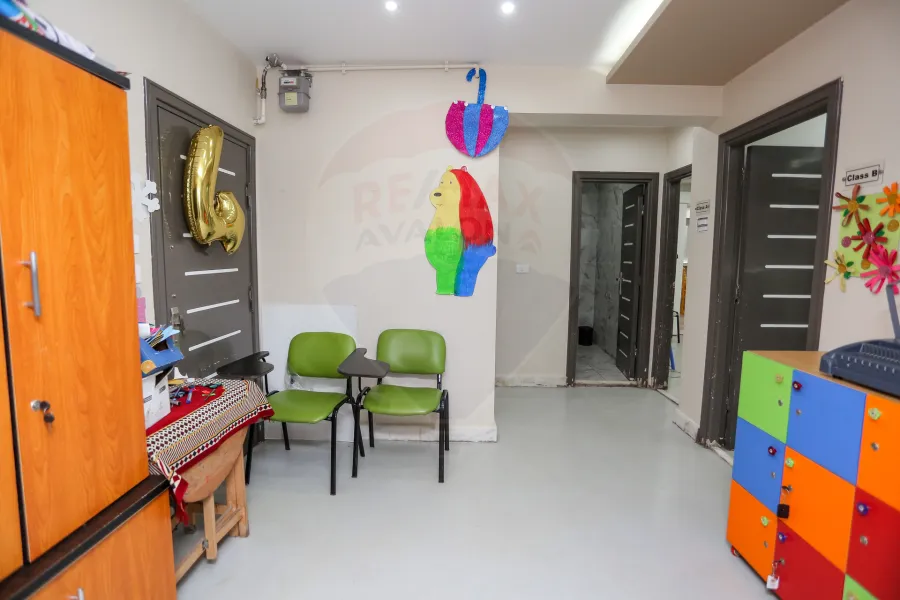 محل + ميزان للإيجار 300 م محرم بك (ش صالح الحديني)