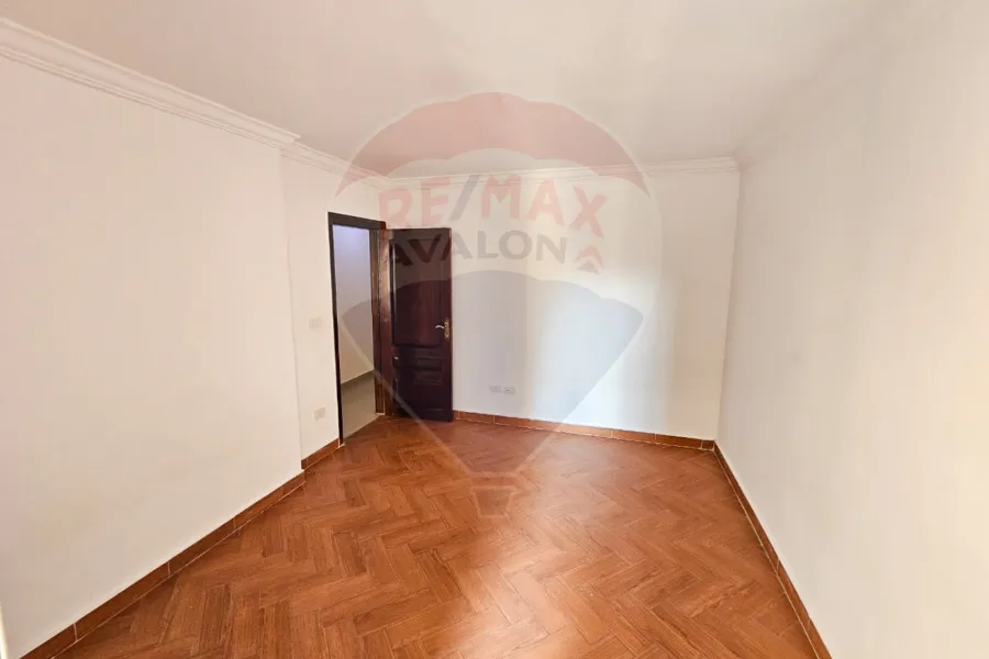 شقة للبيع 200 م سبورتنج (متفرع من ش أبو قير)