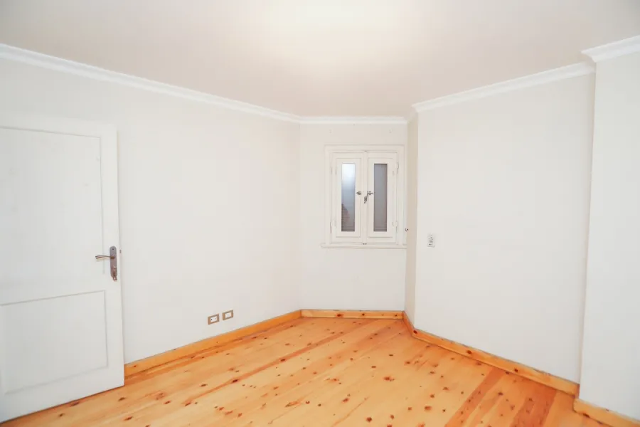 شقة للبيع 152م سموحة (ش 50 - خطوات من مسجد علي بن أبي طالب)