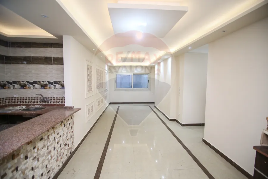 شقة للبيع 140 م كامب شيزار (طريق الجيش - عماره براند)