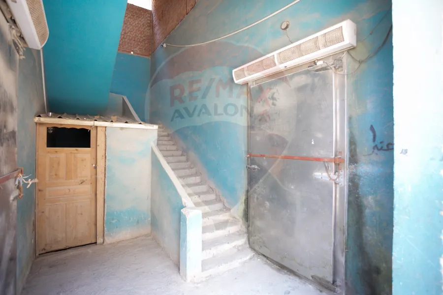 ثلاجه صناعي للبيع 2,000 م ( كفر الدوار )