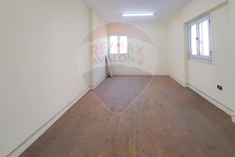 Apartment for sale 300 m Fleming (directly on the tram)