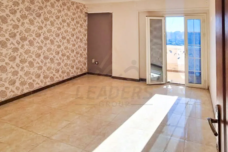 شقة للبيع 115 م سبورتنج (خطوات من نادي سبورتنج)