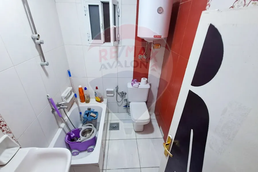 Administrative residence for rent 165 m Roushdy (Directly on the tram)