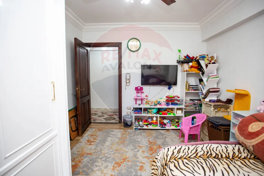 Apartment for sale 165 m Gleem (steps from the sea)