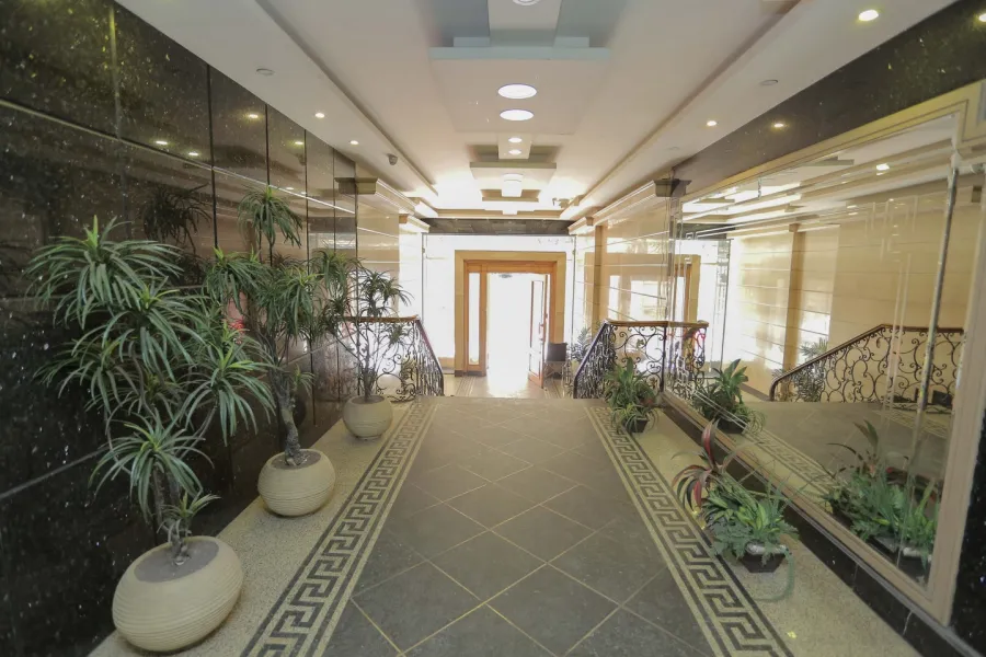 Apartment for sale 273m Laurent (Tram St.)