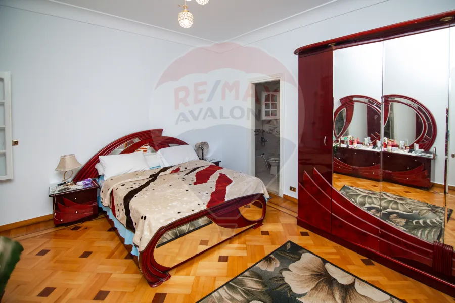 شقه + بنتهاوس للبيع 640 م سموحة (ش بهاء الدين الغتوري)