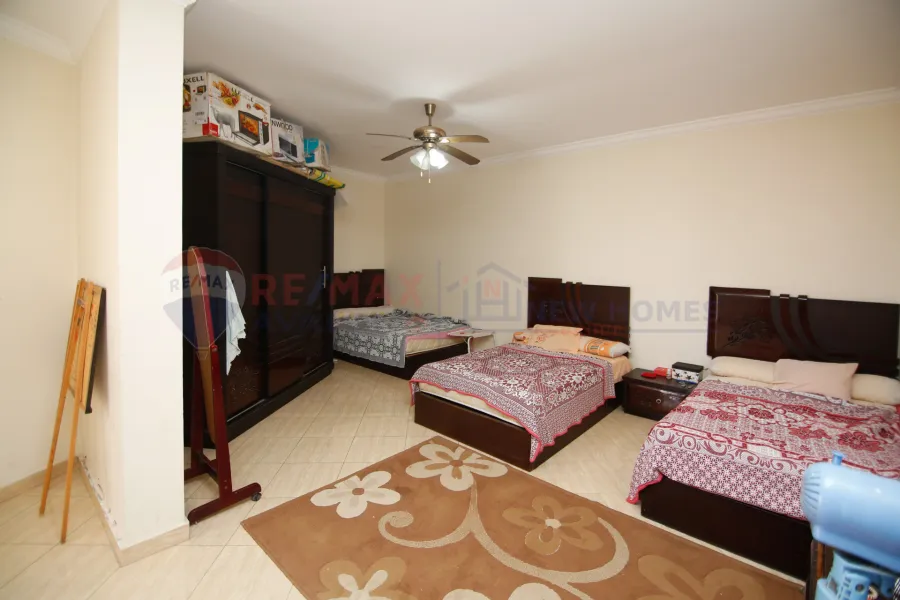 شقة للبيع 450 م سموحة ( ش مصطفى كامل )