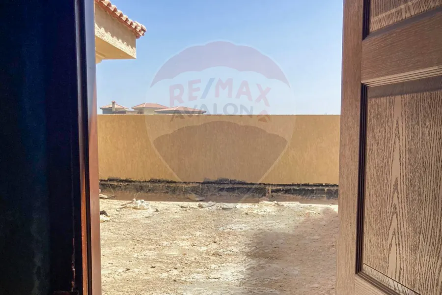 فيلا توين هاوس للبيع (اليكس ويست - سانت كاترين) 327 م