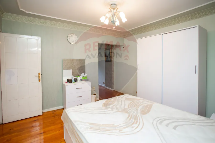 شقة مسجلة للبيع 271 م رشدي (المعسكر الرومانى)